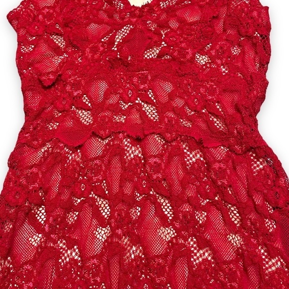 NIGHTCAP Debut Cap Sleeve Mini Dress in Scarlett - Picture 4 of 8